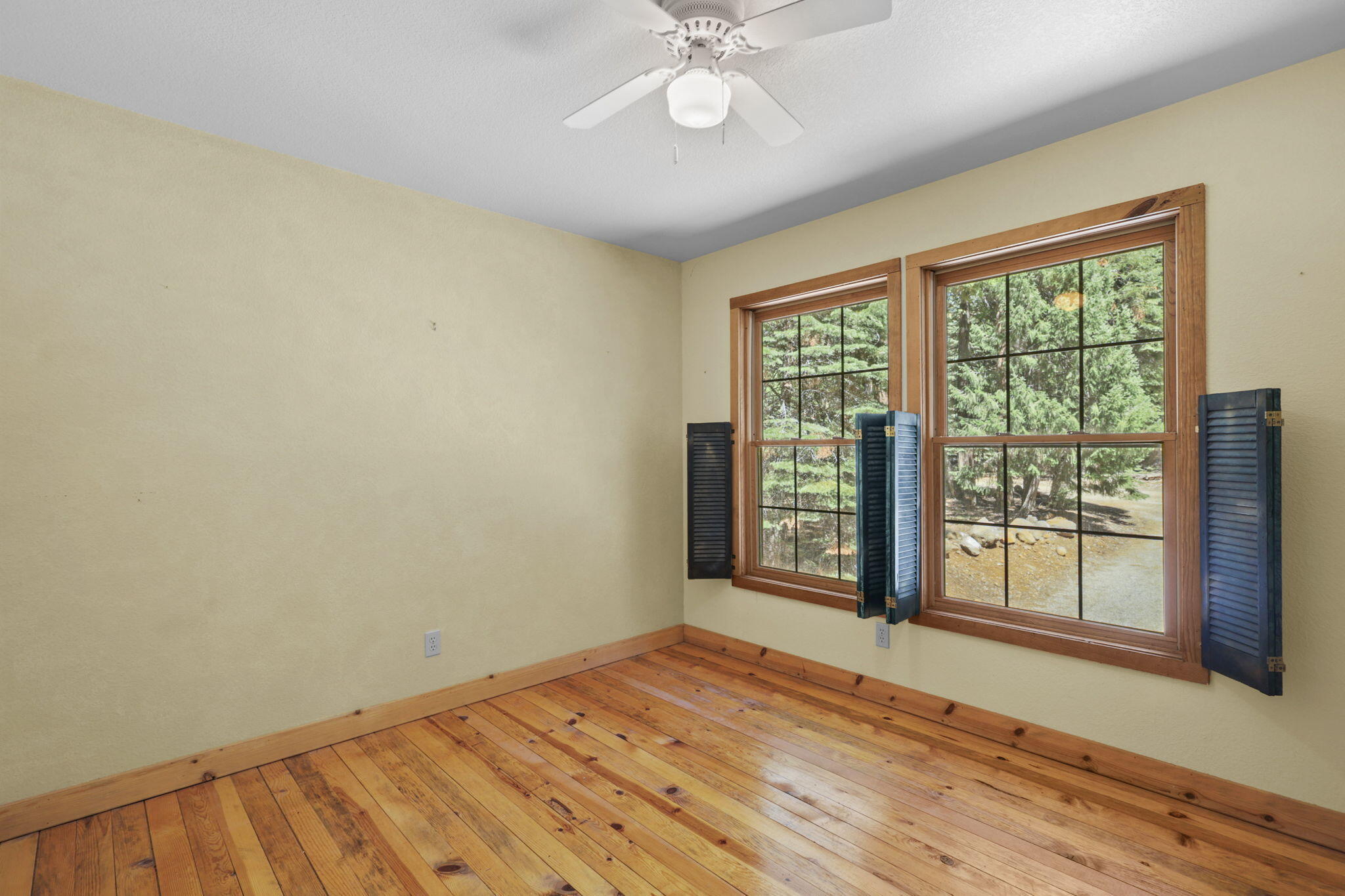 34540 Twin Cedars Road Shingletown, CA 96088 - Photo 22 of 45 Bedroom