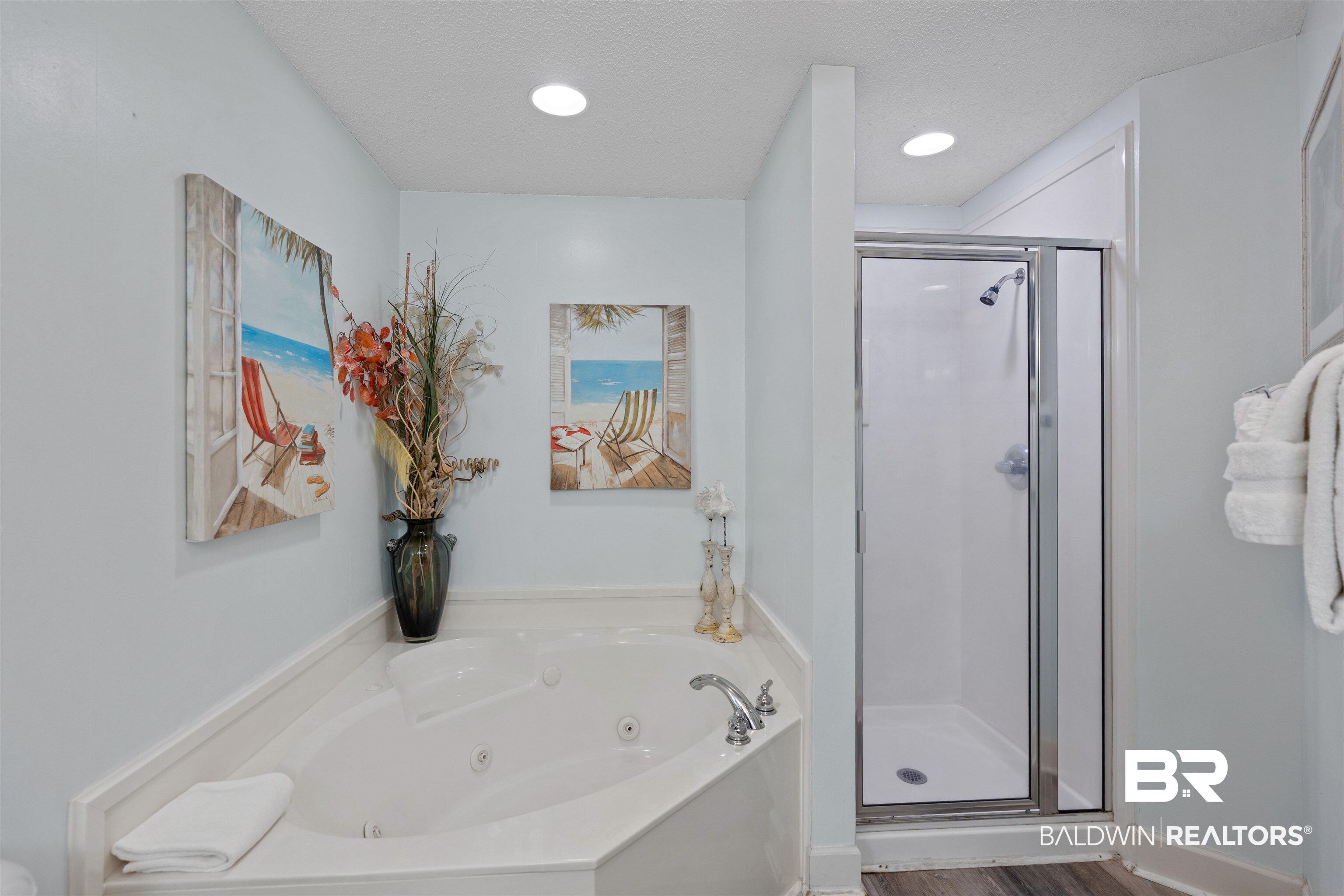 27580 Canal Road, Unit 1406 Orange Beach, AL 36561 - Photo 17 of 40 Jetted Tub