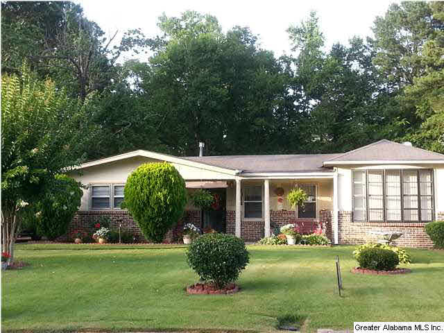 1014 Manor Circle Bessemer, AL 35020 - Photo 1 of 10