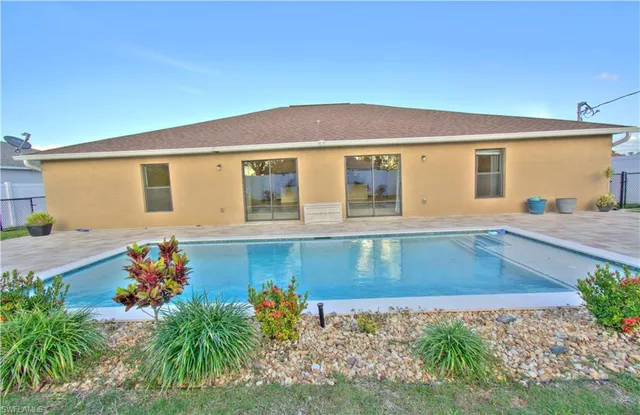 $1,950 | 512 Skyline Boulevard, Cape Coral, FL 33991