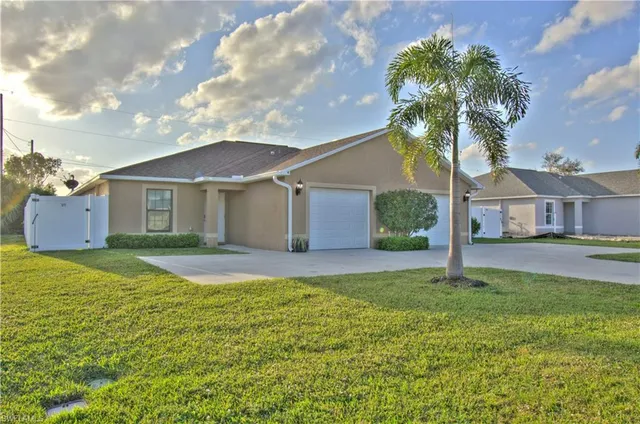 $1,950 | 512 Skyline Boulevard, Cape Coral, FL 33991