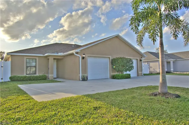 $1,950 | 512 Skyline Boulevard, Cape Coral, FL 33991
