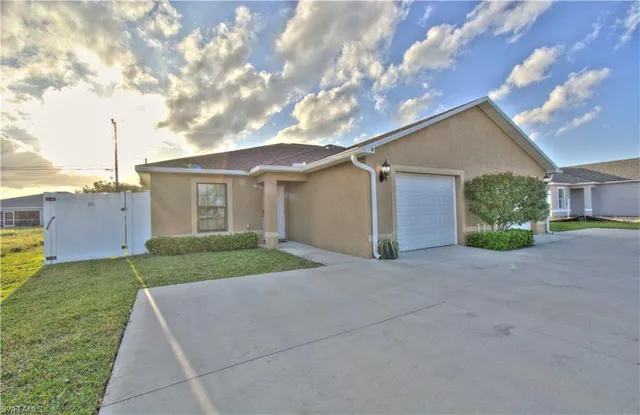 $1,950 | 512 Skyline Boulevard, Cape Coral, FL 33991