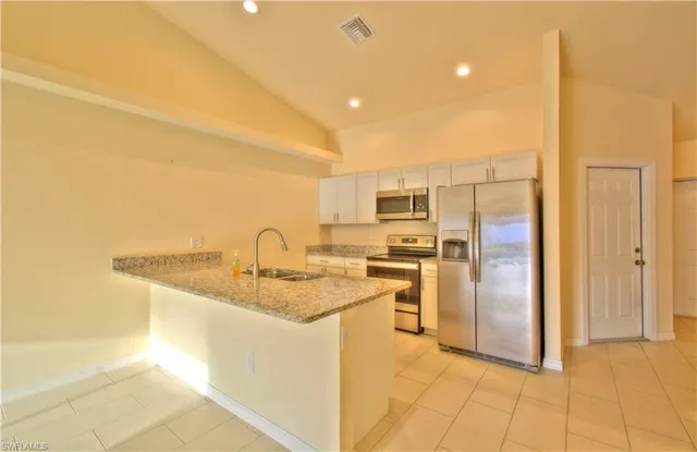 $1,950 | 512 Skyline Boulevard, Cape Coral, FL 33991