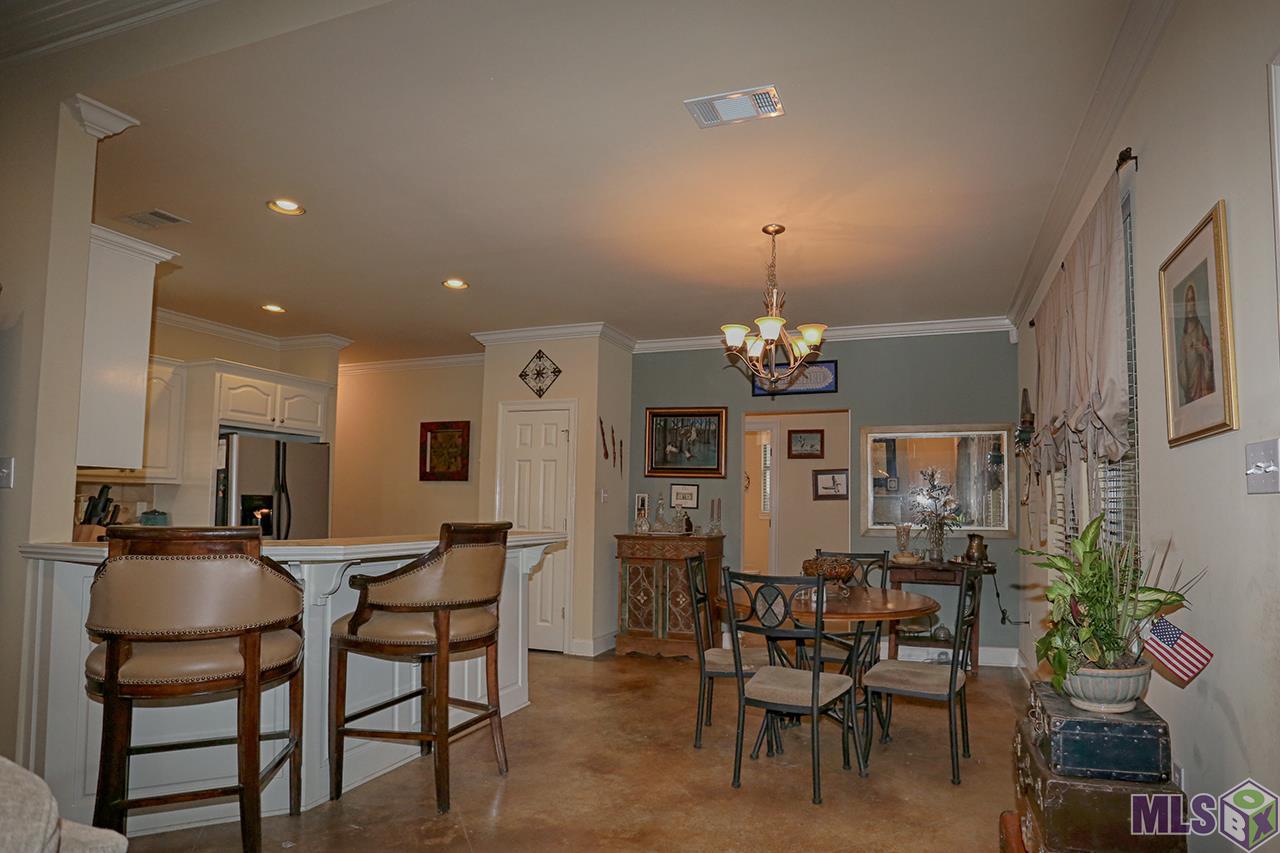 18524 Hoo Shoo Too Road Baton Rouge, LA 70817 - Photo 3 of 12
