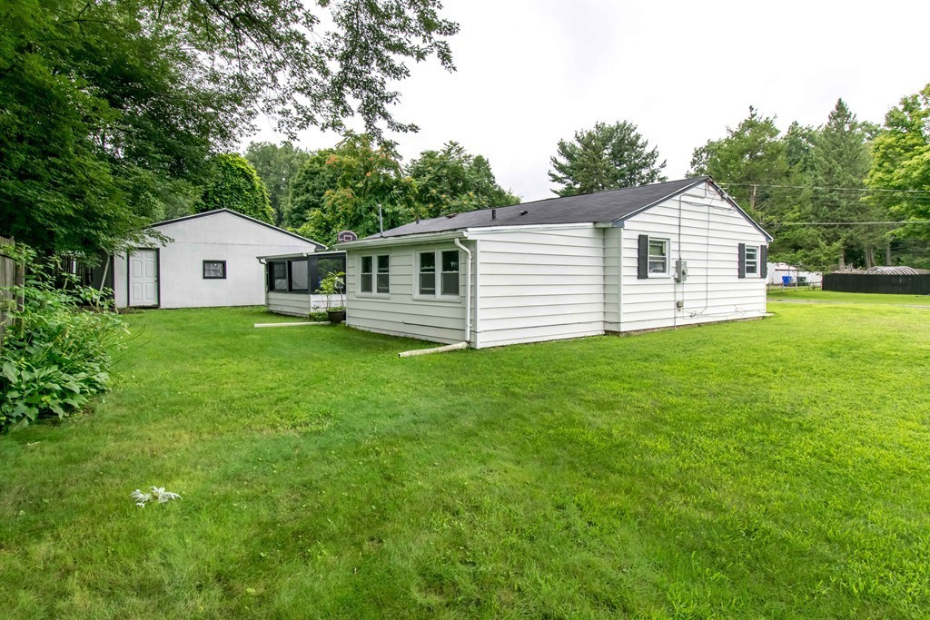 23 Seminole Street Springfield, MA 01118 - Photo 2 of 23