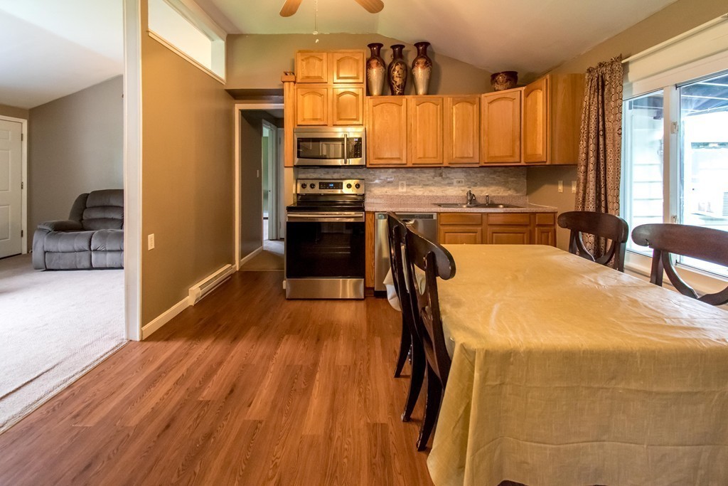 23 Seminole Street Springfield, MA 01118 - Photo 7 of 23