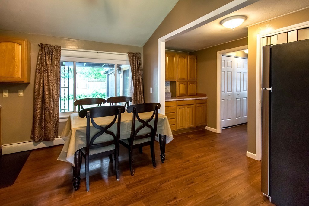 23 Seminole Street Springfield, MA 01118 - Photo 8 of 23