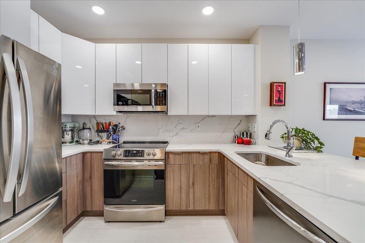 26 Ave At Port Imperial, Unit 213 West New York, NJ 07093 - Photo 2 of 31