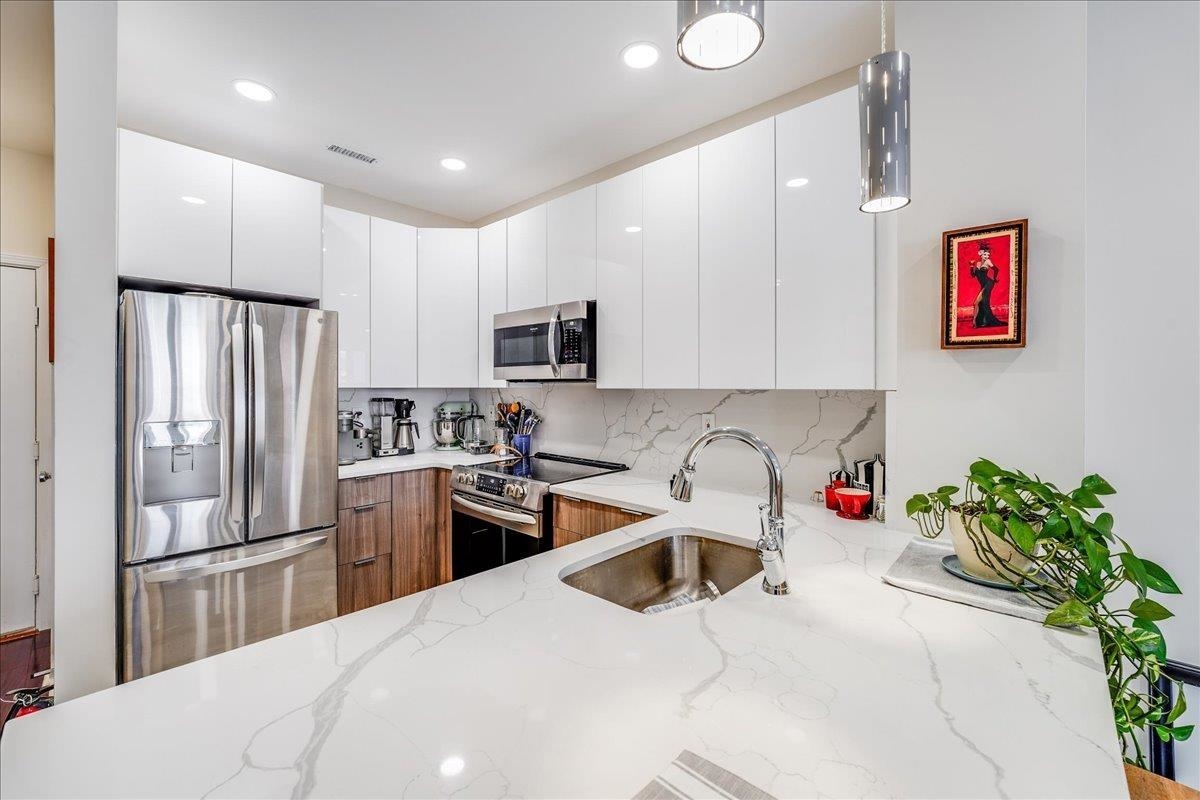 26 Ave At Port Imperial, Unit 213 West New York, NJ 07093 - Photo 4 of 31