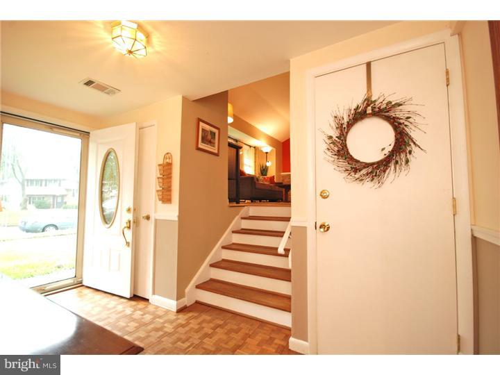 807 Richard Road Cherry Hill, NJ 08034 - Photo 2 of 25 Foyer
