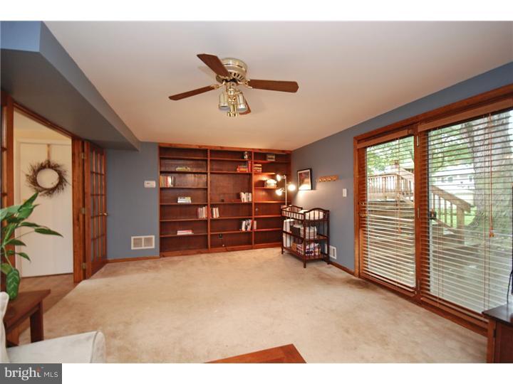 807 Richard Road Cherry Hill, NJ 08034 - Photo 11 of 25 Family Room