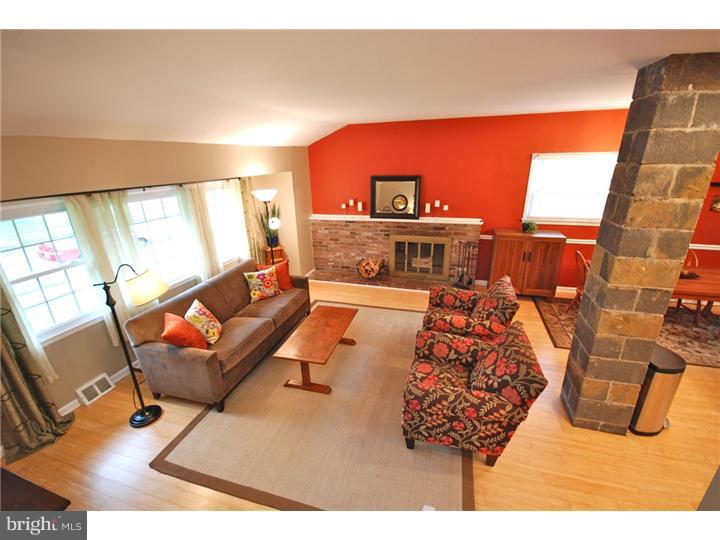 807 Richard Road Cherry Hill, NJ 08034 - Photo 15 of 25 Living Room