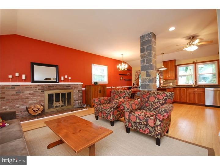 807 Richard Road Cherry Hill, NJ 08034 - Photo 4 of 25 Living Room