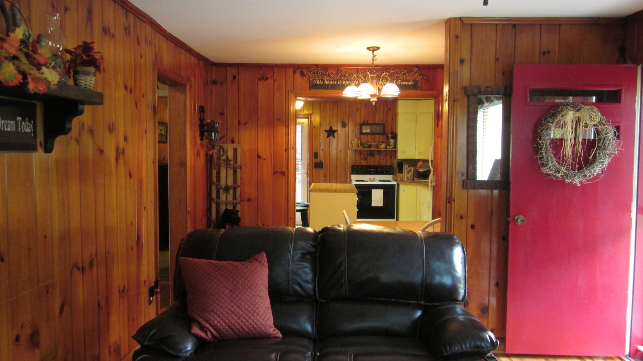 18 White Oak Road Boones Mill, VA 24065 - Photo 14 of 32 Family Room to Kitchen
