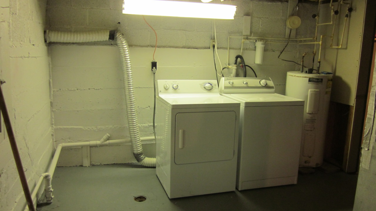 18 White Oak Road Boones Mill, VA 24065 - Photo 21 of 32 Laundry