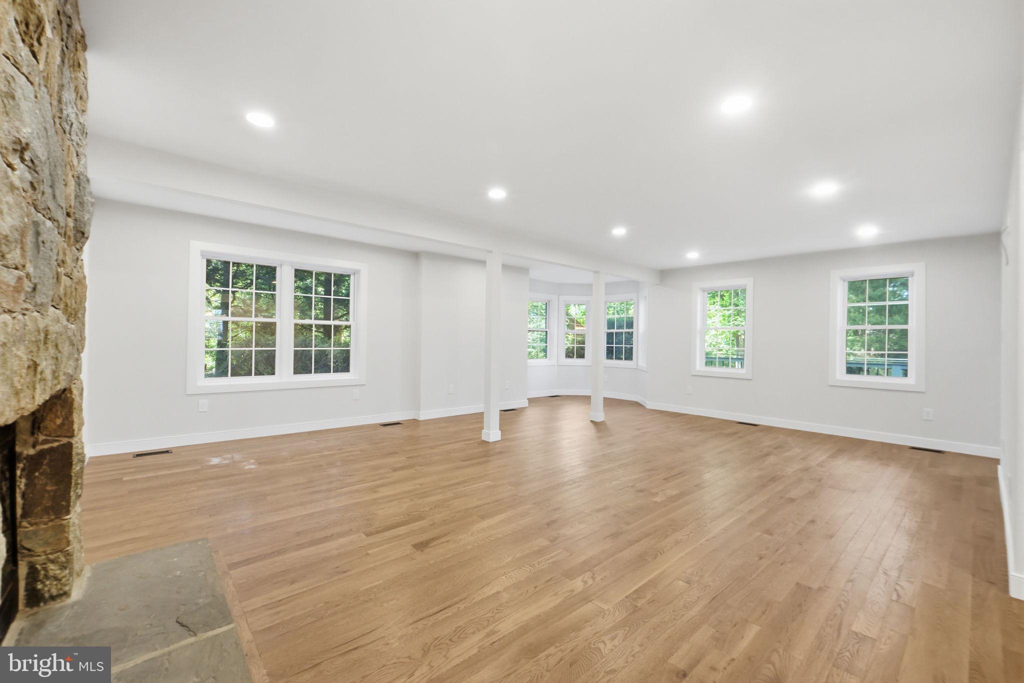5121 Wissioming Road Bethesda, MD 20816 - Photo 12 of 41 Living Room