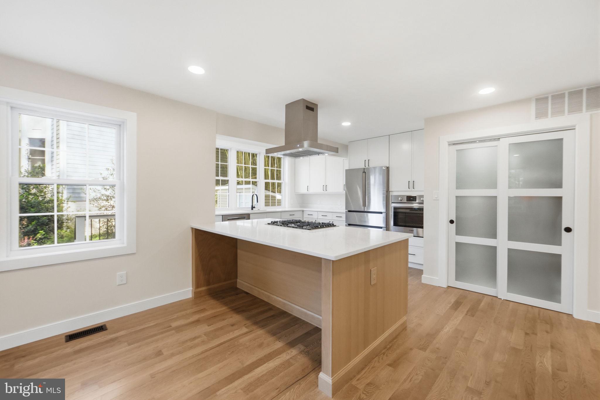 5121 Wissioming Road Bethesda, MD 20816 - Photo 18 of 41 Kitchen