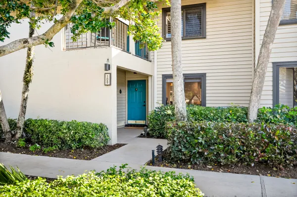 $300,000 | 5172 Southeast Club Way, Unit 108, Stuart, FL 34997