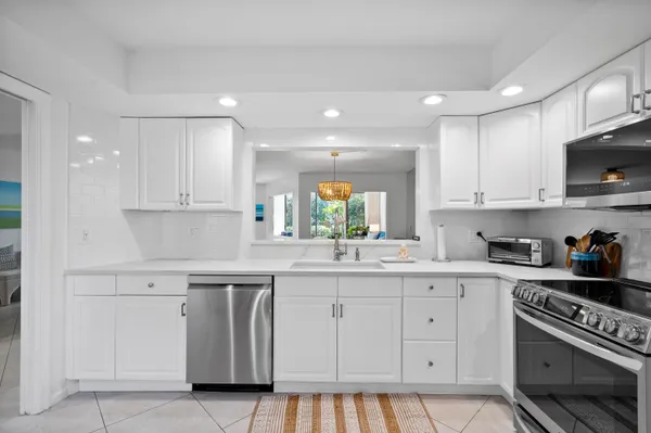 $300,000 | 5172 Southeast Club Way, Unit 108, Stuart, FL 34997