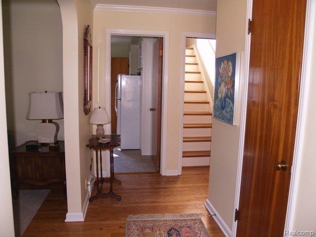 405 Roland Court Grosse Pointe, MI 48236 - Photo 12 of 27 Hallway