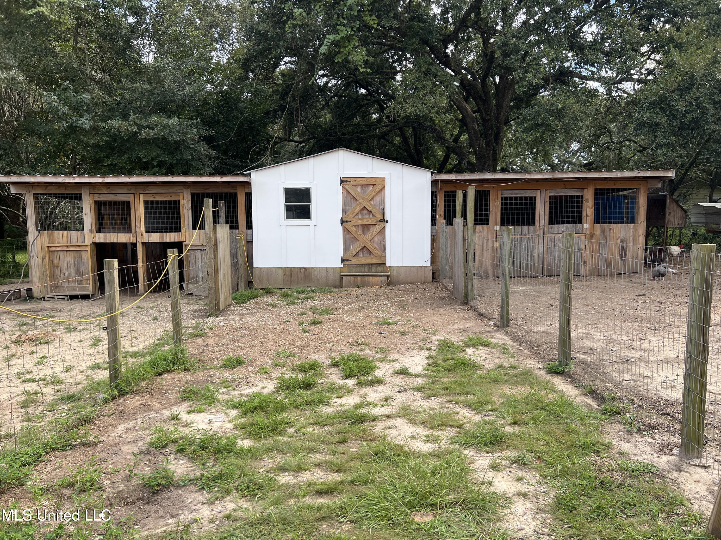 23410 Indian Ridge Road Picayune, MS 39466 - Photo 2 of 16 IMG-3534