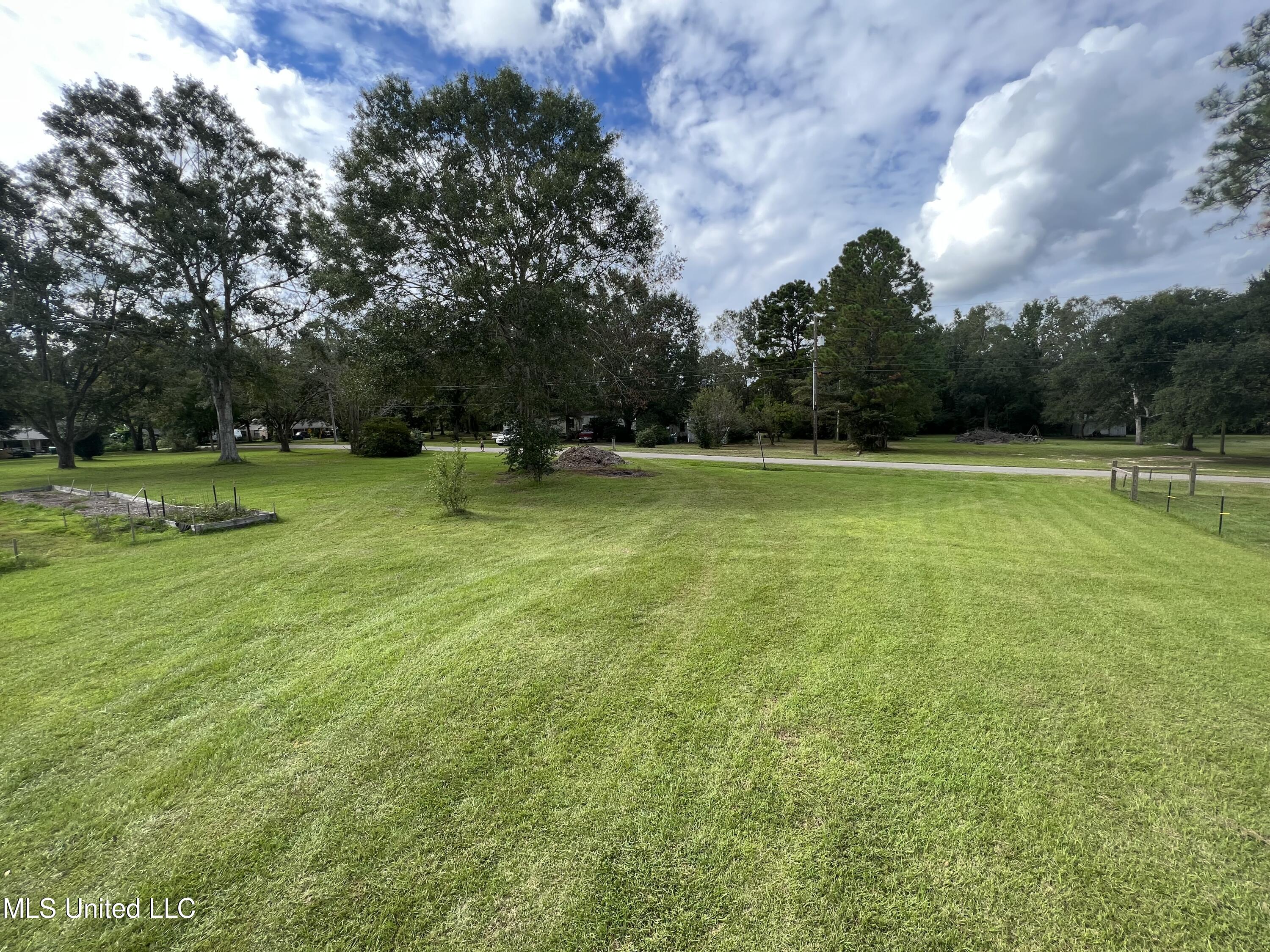 23410 Indian Ridge Road Picayune, MS 39466 - Photo 7 of 16 IMG-3538