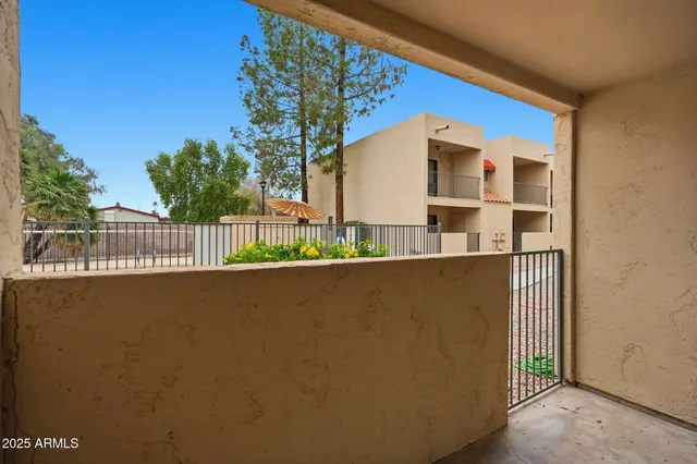 $319,900 | 715 South Ext Road, Unit 16, Mesa, AZ 85210