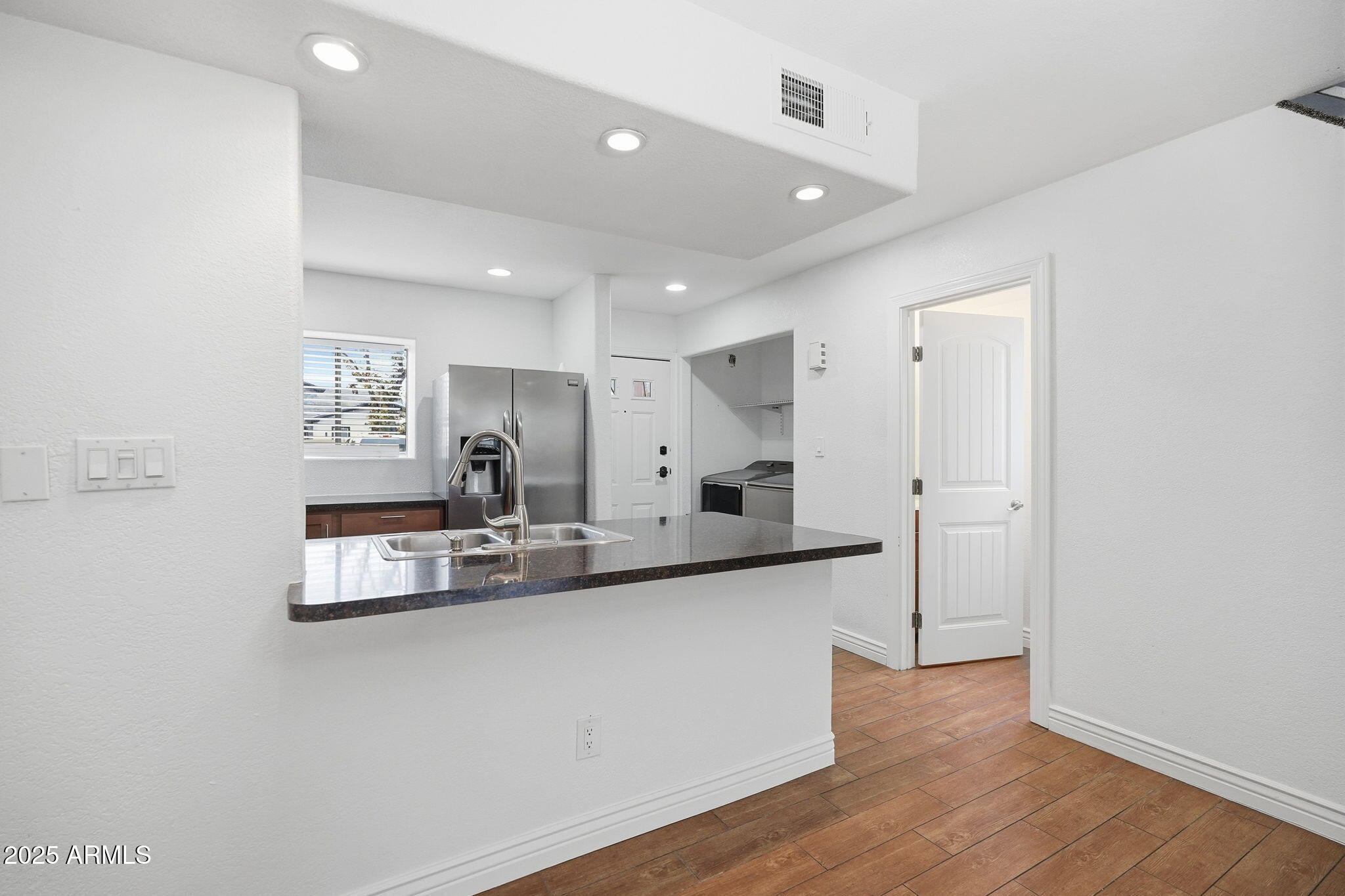 715 South Ext Road, Unit 16 Mesa, AZ 85210 - Photo 9 of 30 009_ListerPros