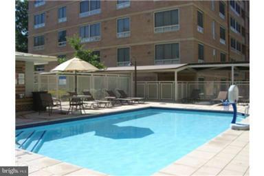 355 I Street Southwest, Unit S406 Washington, DC 20024 - Photo 2 of 18 Community