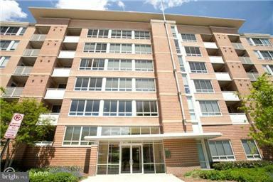 355 I Street Southwest, Unit S406 Washington, DC 20024 - Photo 5 of 18 Exterior (Front)