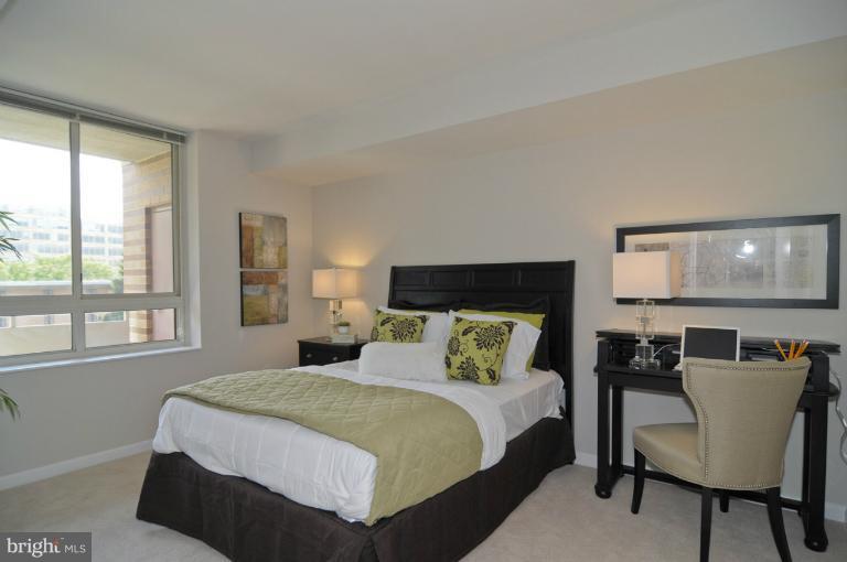 355 I Street Southwest, Unit S406 Washington, DC 20024 - Photo 10 of 18 Bath (Master)