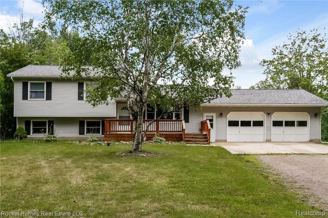 9397 Irish Road Goodrich, MI 48438 - Photo 1 of 24 001-Front_View-4589309-medium.jpg