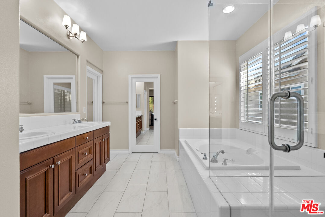 25618 Henley Way Stevenson Ranch, CA 91381 - Photo 29 of 47