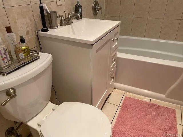 $319,900 | 245-17 76th Avenue, Unit 1 | Glen Oaks