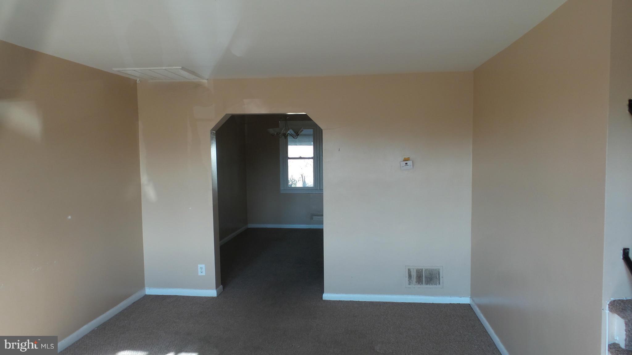 6530 Riverview Avenue Dundalk, MD 21222 - Photo 3 of 16 Living Room