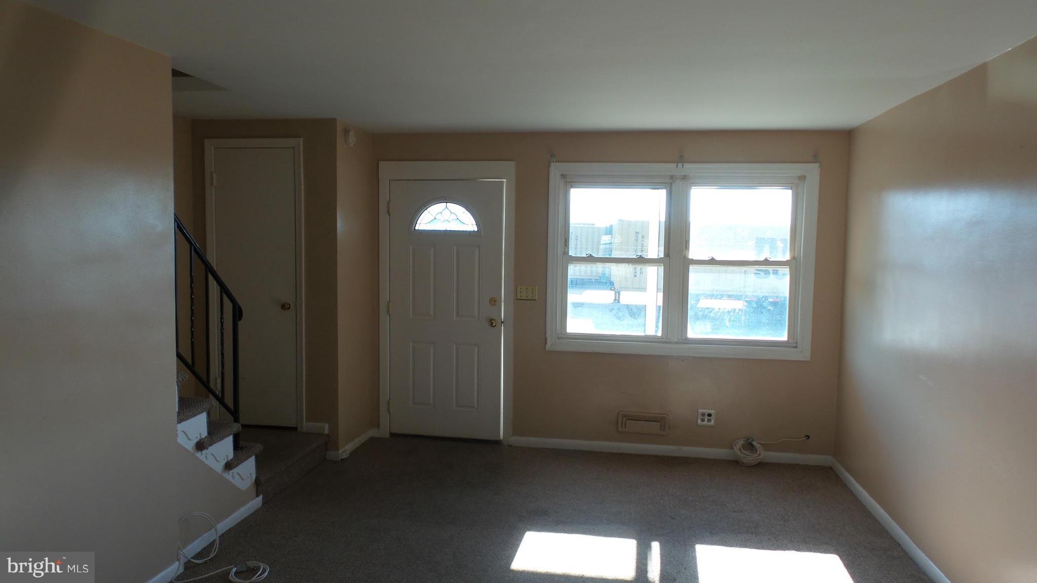 6530 Riverview Avenue Dundalk, MD 21222 - Photo 4 of 16 Living Room
