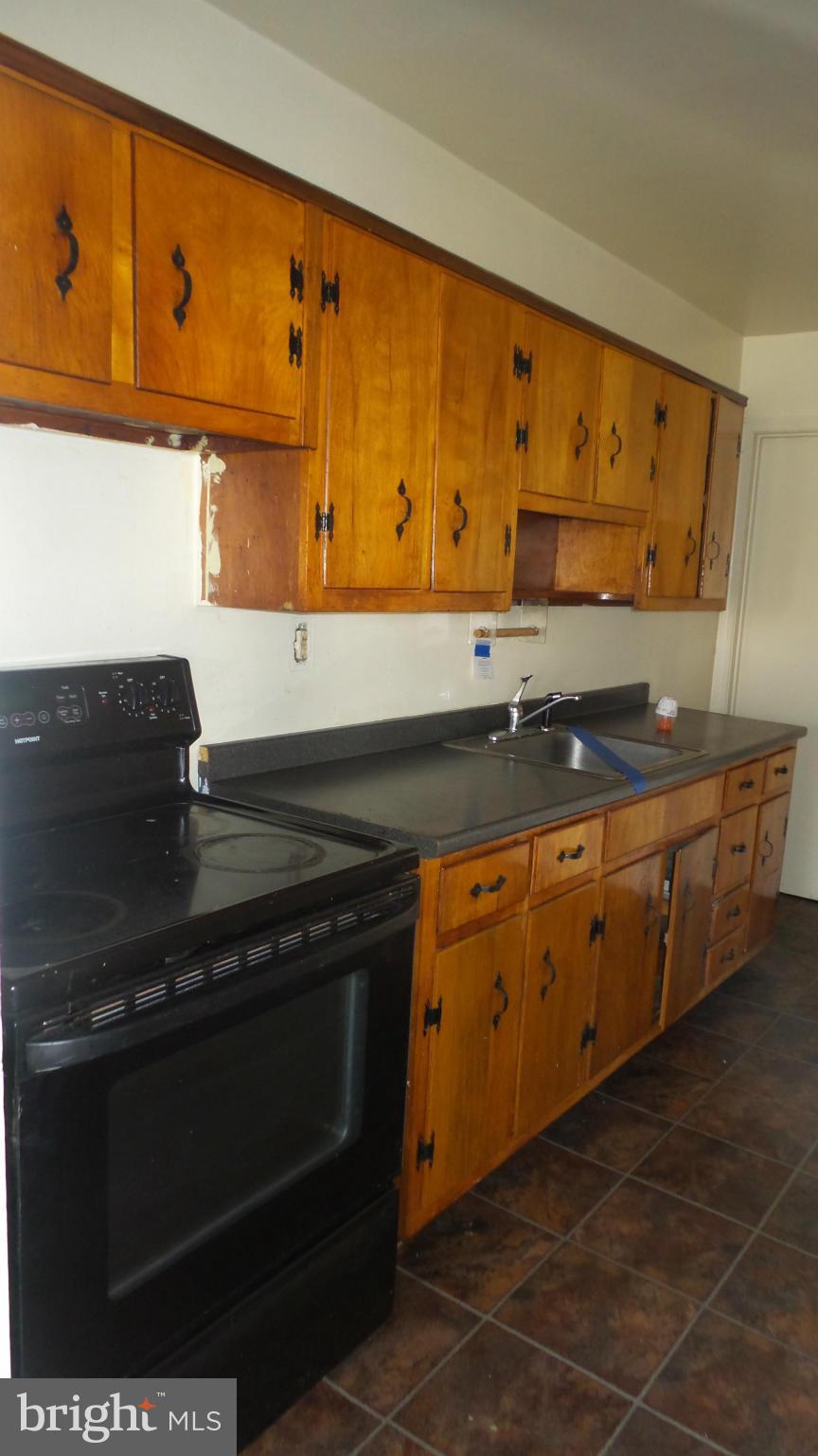 6530 Riverview Avenue Dundalk, MD 21222 - Photo 7 of 16 Kitchen