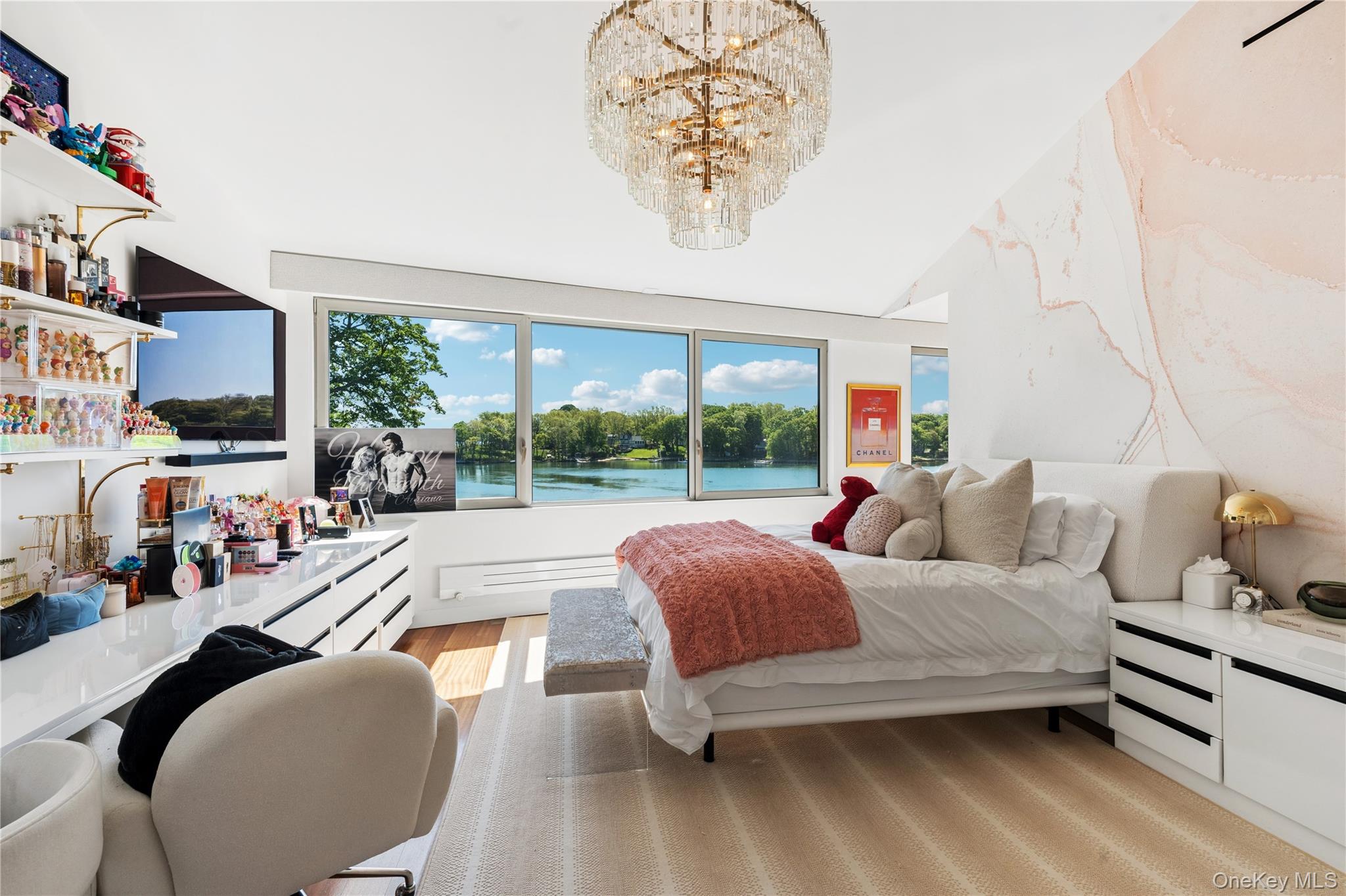 183 Old Field Road Old Field, NY 11733 - Photo 28 of 50 Bedroom with Private Full En Suite
