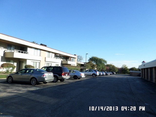 1095 North Sterling Avenue, Unit 108 Palatine, IL 60067 - Photo 4 of 10