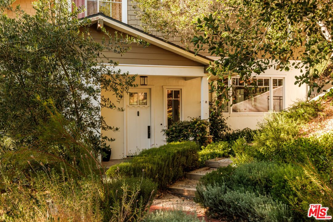 21717 Encina Road Topanga, CA 90290 - Photo 2 of 60