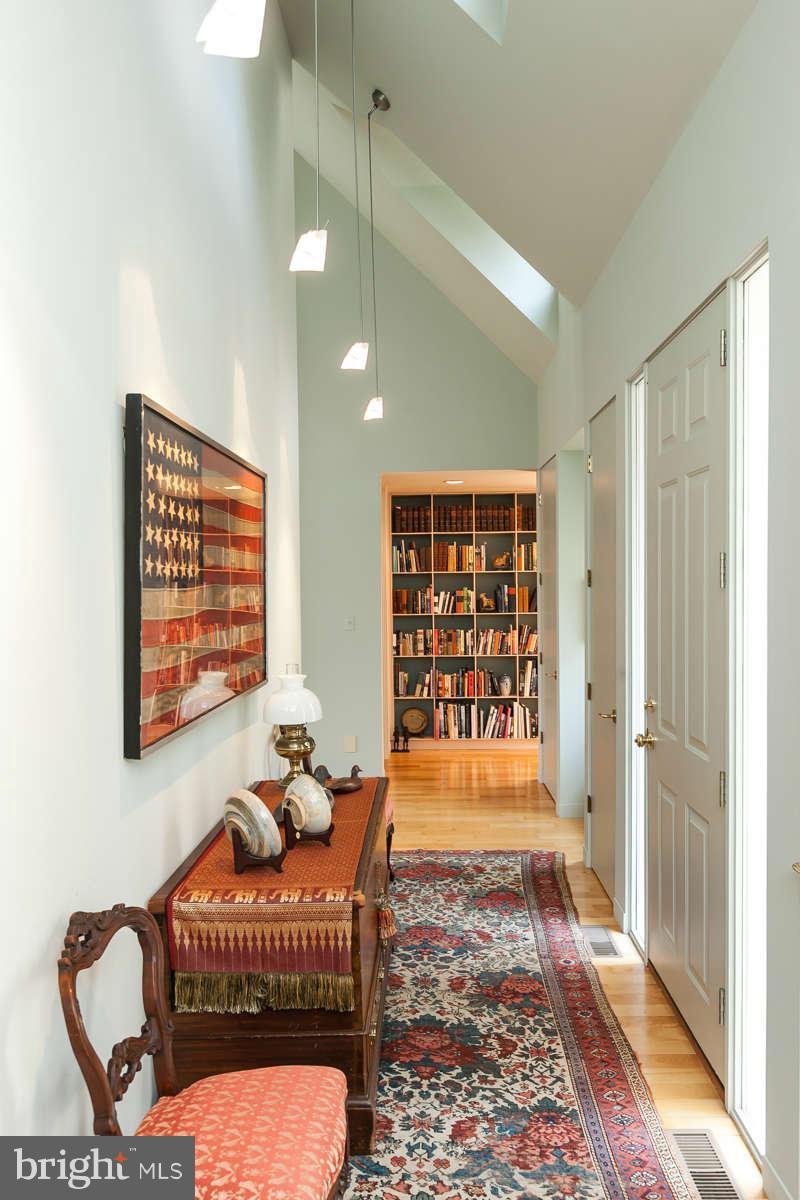 125 East Quaker Bottom Road Sparks, MD 21152 - Photo 4 of 18 Foyer