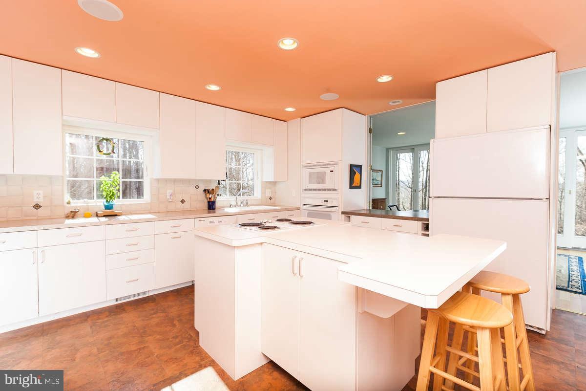 125 East Quaker Bottom Road Sparks, MD 21152 - Photo 8 of 18 Kitchen