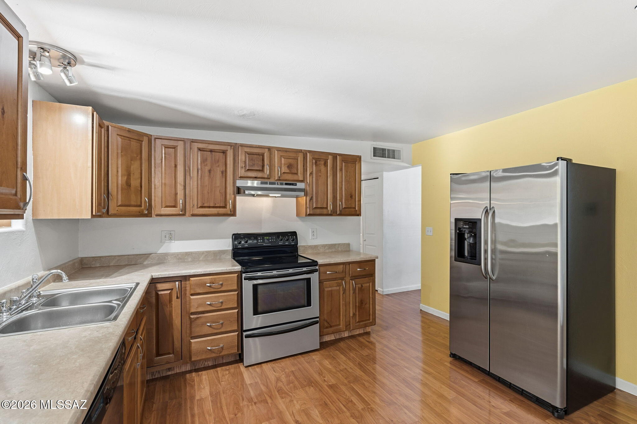 1453 West Roger Road Tucson, AZ 85705 - Photo 2 of 36 KITCHEN