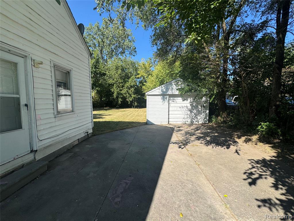 20737 Nummer Street Warren, MI 48089 - Photo 12 of 13