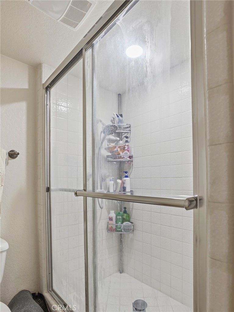230 Bethany Road, Unit 237 Burbank, CA 91504 - Photo 19 of 43 Bathroom