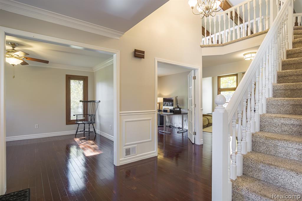 733 Timberline Drive Rochester Hills, MI 48309 - Photo 10 of 62