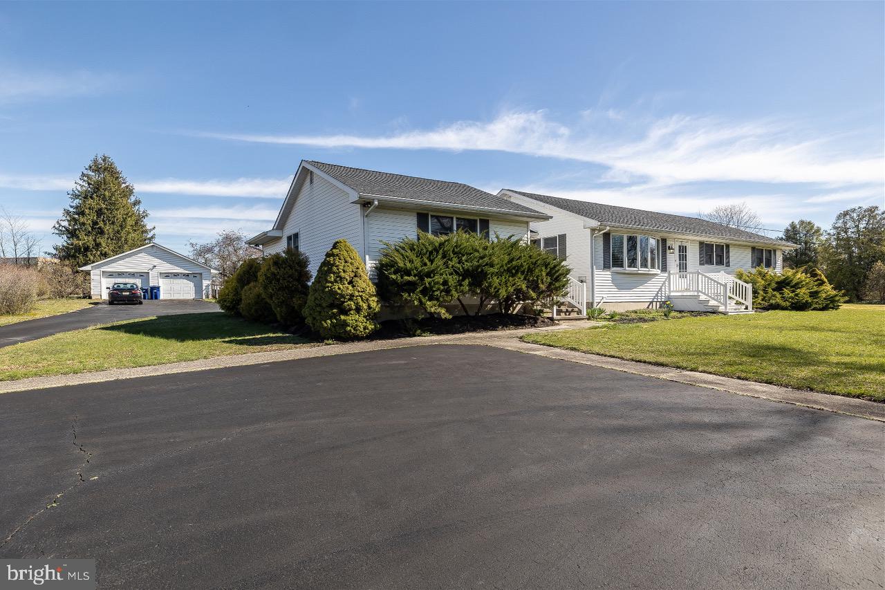 6 Allentown Road Southampton, NJ 08088 - Photo 3 of 68 Gallery Image 3