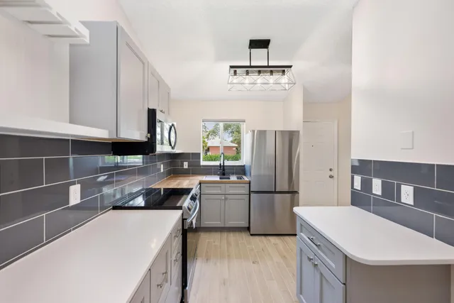 $2,395 | 5214 Stacy Street, Unit 22, West Palm Beach, FL 33417