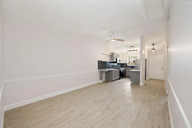 $2,395 | 5214 Stacy Street, Unit 22, West Palm Beach, FL 33417